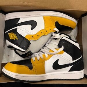 Air Jordan 1 Mid Black Yellow White New With Box